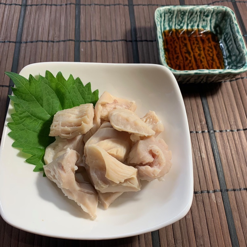 河内長野にある焼肉寄つ場の焼肉メニュー、ミノ湯引き